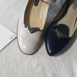 Musi. Shoe clips. 'Gold jet stones'